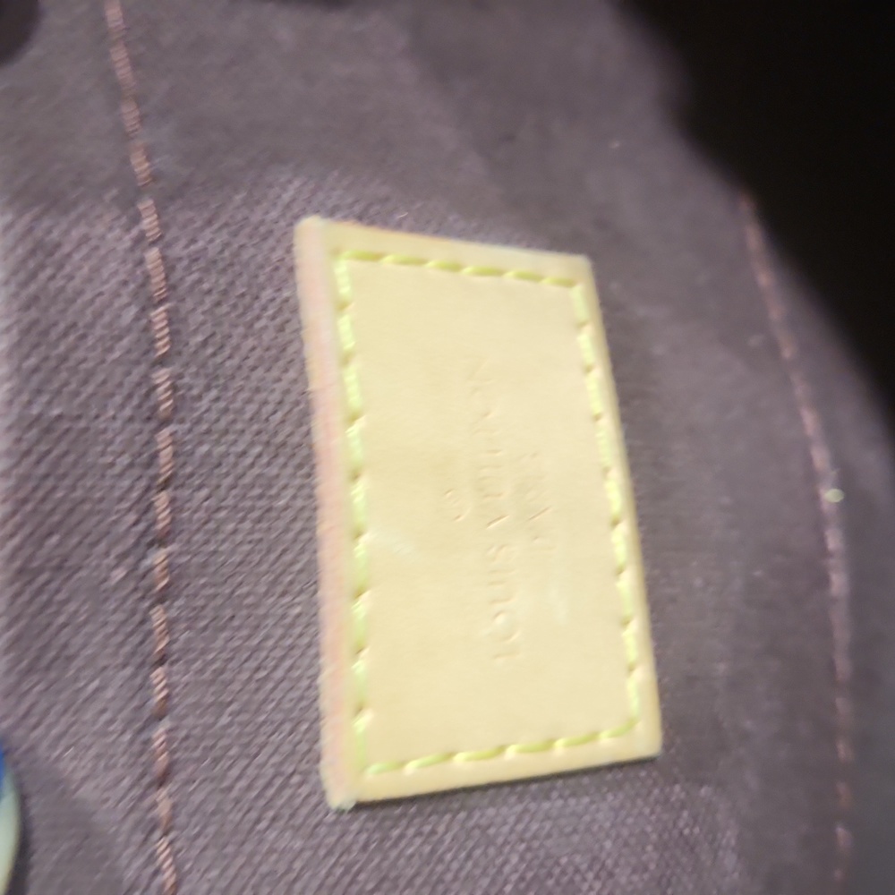 Louis Vuitton Monogram Favorite MM - Picture 10 of 13